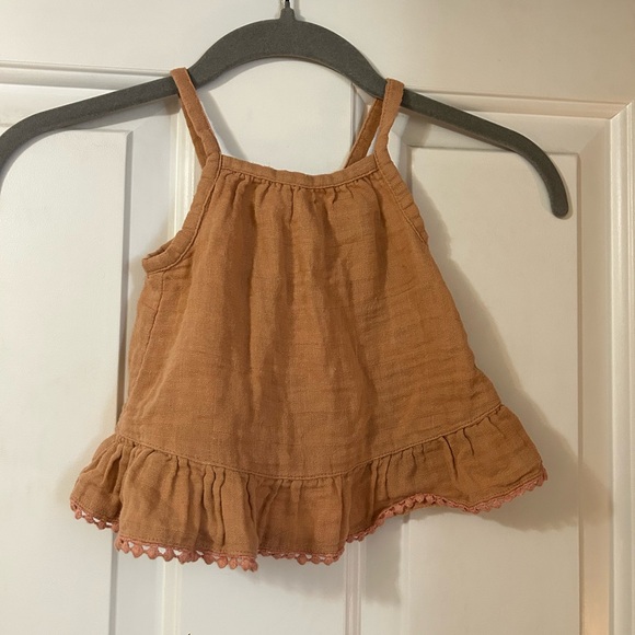 Jamie Kay Tan Ruffled Top - Picture 2 of 8